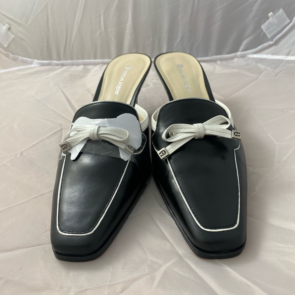 Etienne Aigner Black Heals with White Bow